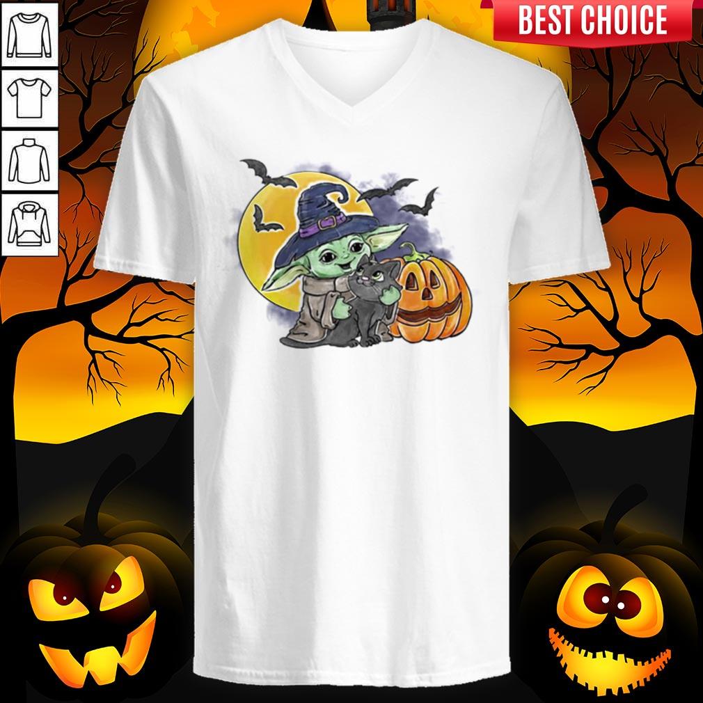 Top Baby Yoda Hug Cat Halloween Shirt - Image 4
