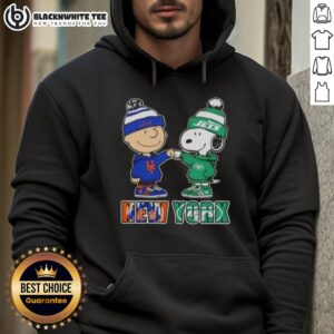 Alternative view of Cute Charlie Brown Fist Bump Snoopy New York City Sports Knicks X Jets T-Shirt