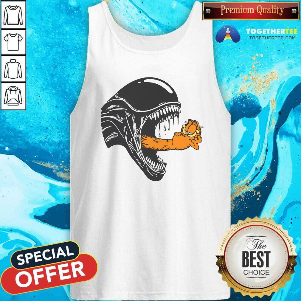 Pretty Alien Garfield Cartoon T-Shirt - Image 3