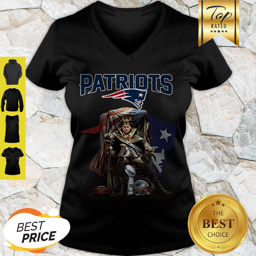 Nice King Of North Tom Brady Sitting Iron Throne New England Patriots Shirt - Image 4