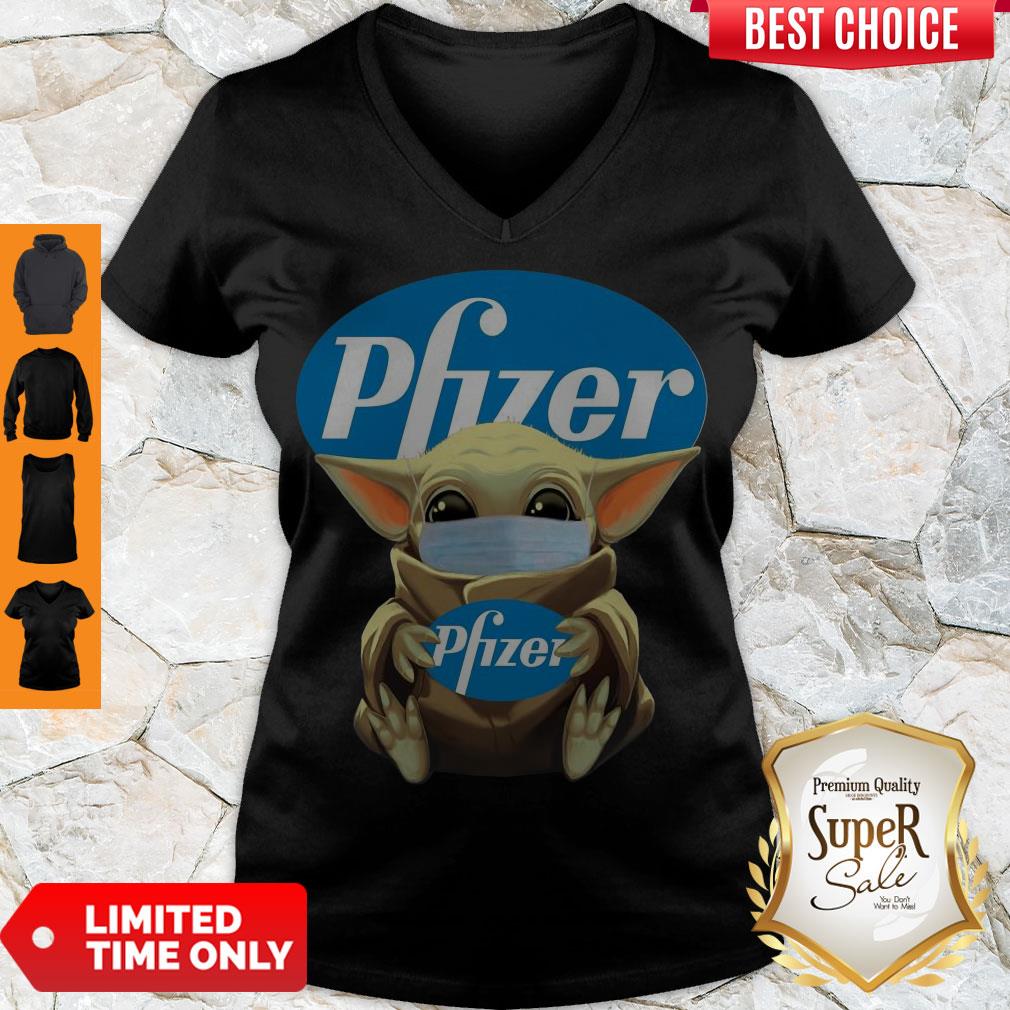 Good Baby Yoda Face Mask Hug Pfizer Shirt - Image 5