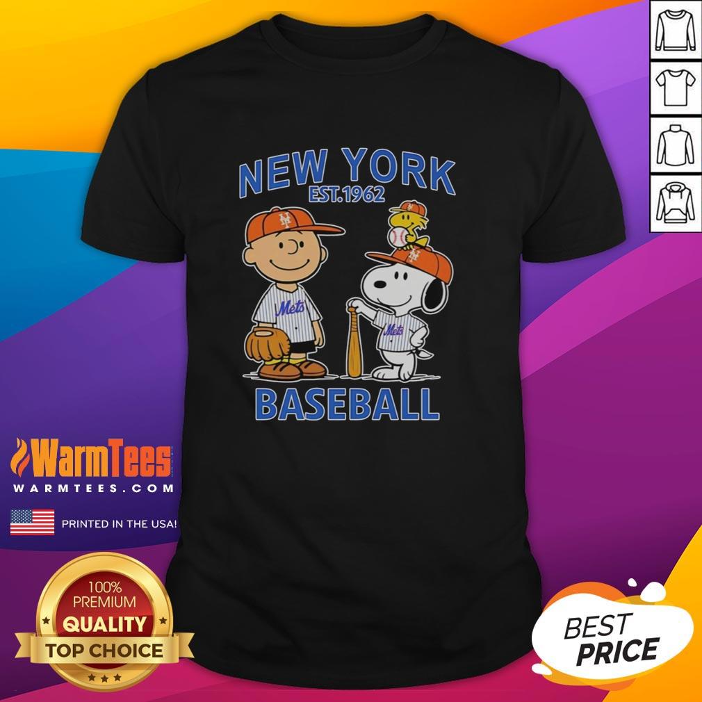 Cute Charlie Brown Snoopy And Woodstock With New York Mets Baseball Jersey Est 1962 T-Shirt
