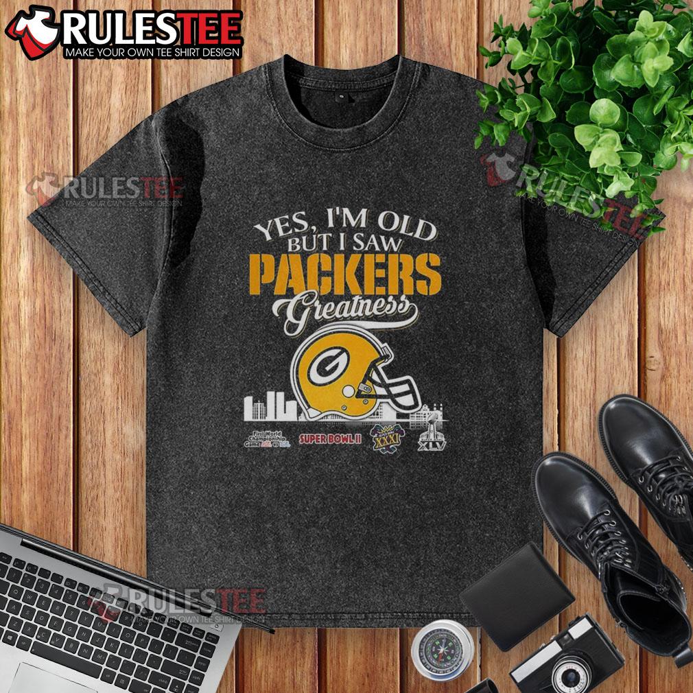 Awesome Yes I'm Old But I Saw Green Bay Packers Greatness Super Bowl Helmet Skyline T-Shirt - Image 6