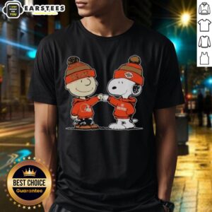 Cute Cleveland Browns Snoopy And Charlie Brown Best Friends T-Shirt