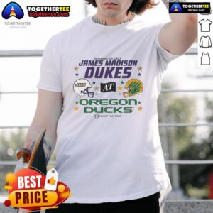 Hot Oregon Ducks Vs James Madison Dukes 2025 CFP First Round Matchup Helmet T-Shirt