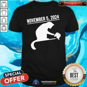 Official November 5 2024 The Revenge Of The Cat Ladies Cats Kamala T-Shirt