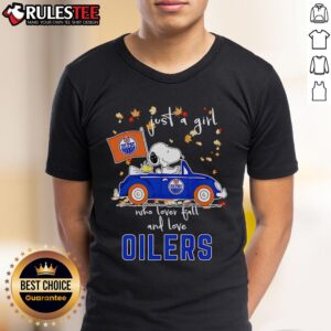 Cute Snoopy And Woodstock Just A Girl Who Lover Fall And Love Oilers T-Shirt