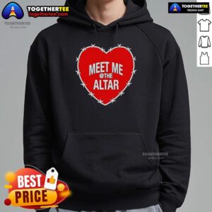 Alternative view of Top Meet Me At The Altar Heart T-Shirt