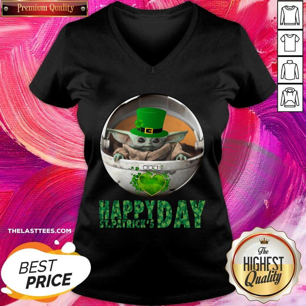 Pretty Baby Yoda Happy St Patricks Days Shirt - Image 2