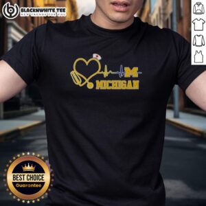 Awesome Michigan Wolverines Nurse Lover Heartbeat Baseball T-Shirt