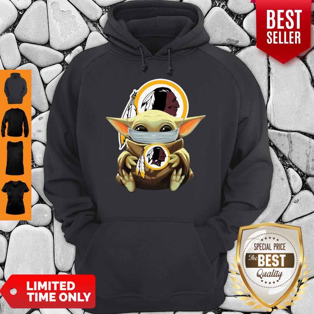 Cute Baby Yoda Face Mask Hug Washington Redskins I Can’t Stay At Home Shirt - Image 2