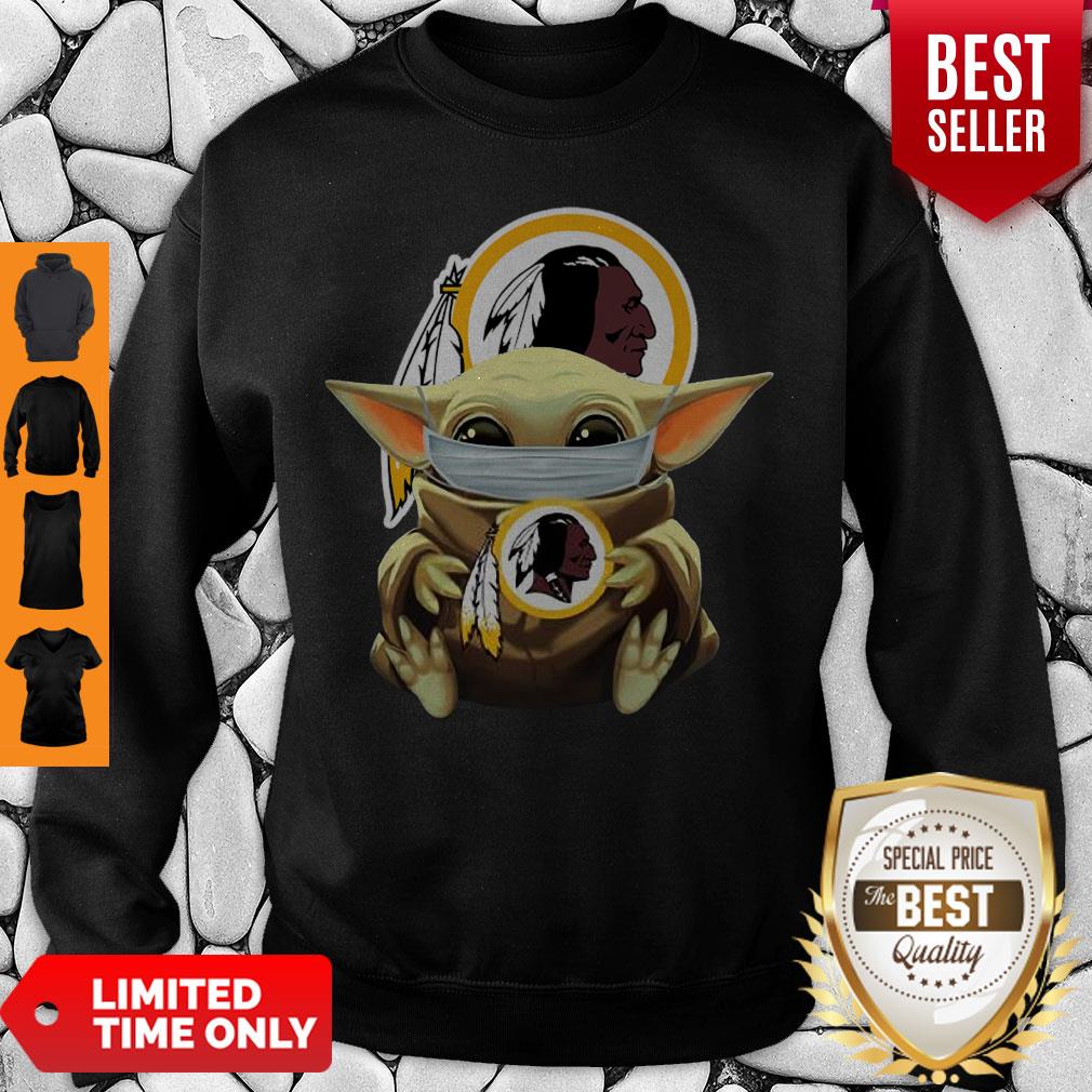 Cute Baby Yoda Face Mask Hug Washington Redskins I Can’t Stay At Home Shirt - Image 3
