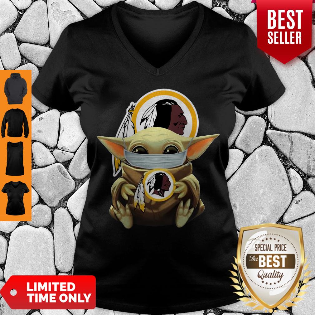 Cute Baby Yoda Face Mask Hug Washington Redskins I Can’t Stay At Home Shirt - Image 5