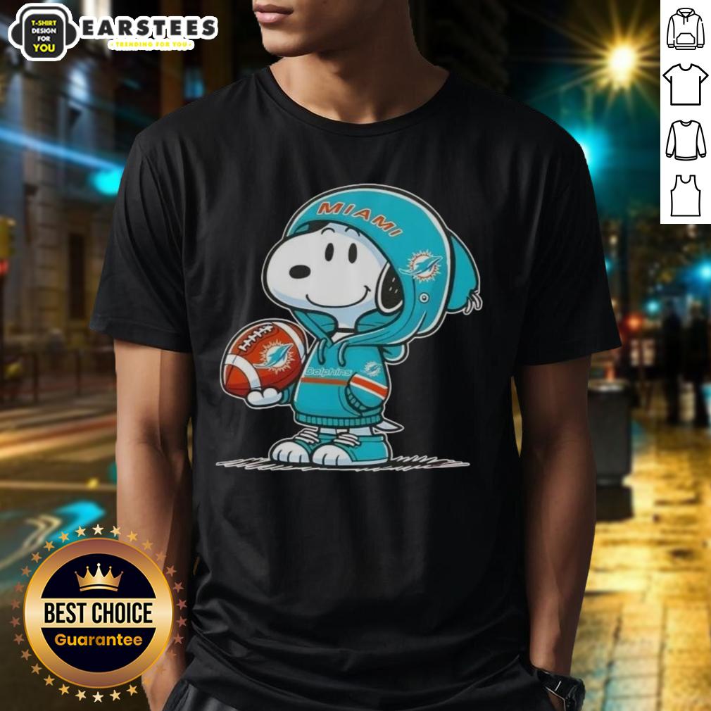 Cute Peanuts Snoopy Wearing Hoodie Miami Dolphins And Smilling At Fans T-Shirt
