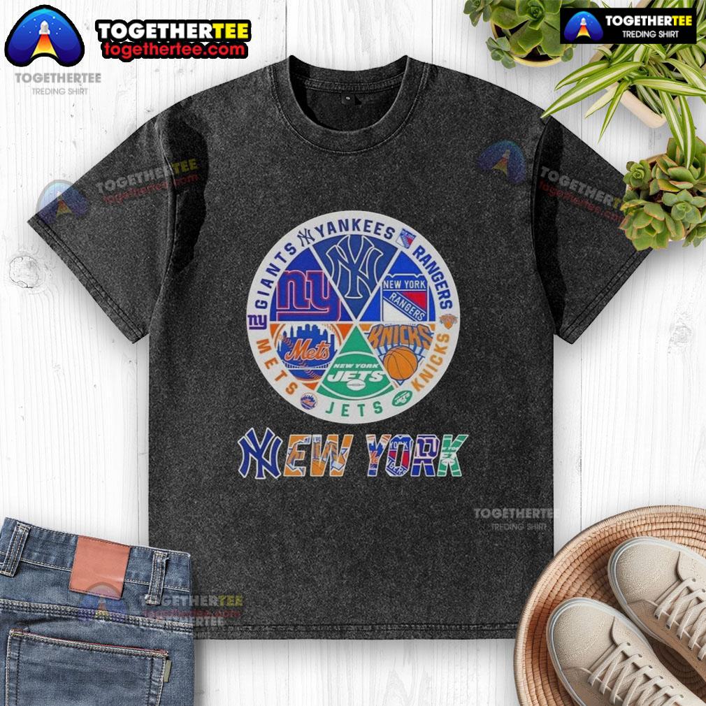 Nice New York City Sports Yankees Rangers Knicks Jets Mets Giants Logos Combine T-Shirt - Image 6
