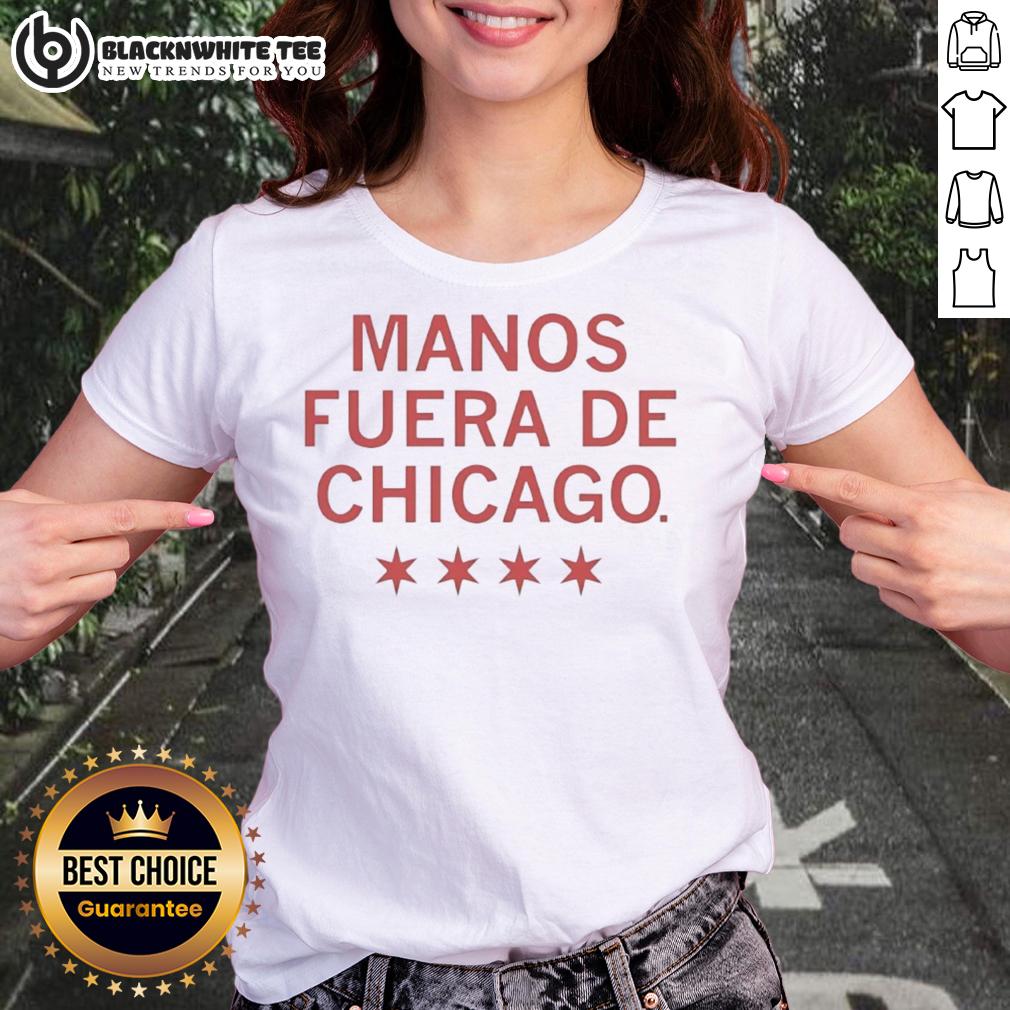 Good Hands Off Chicago Spanish T-Shirt - Image 3