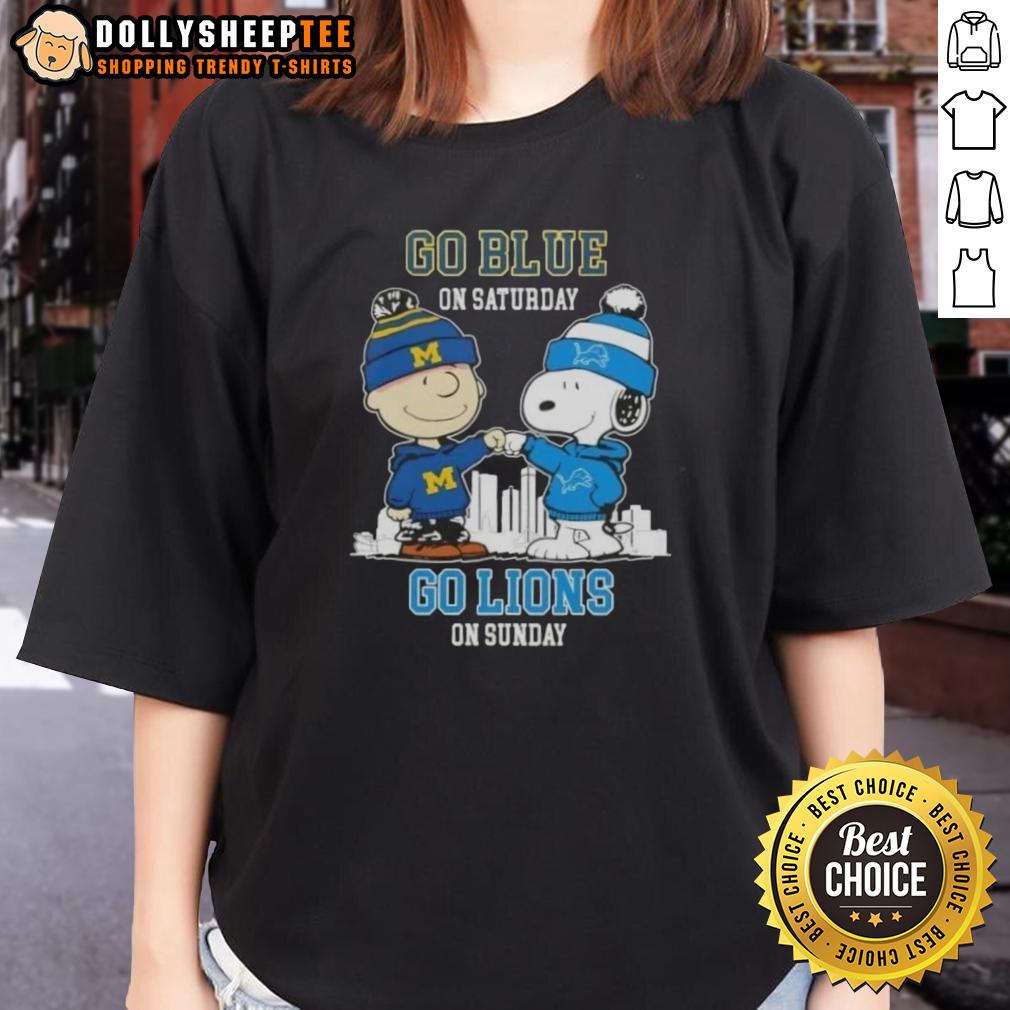 Nice Charlie Brown Fist Bump Snoopy Go Blue On Saturday Go Detroit Lions On Sunday Skyline T-Shirt - Image 3