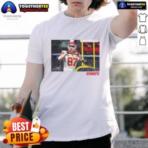 Awesome Travis Kelce Kansas City Chiefs Football Heart Signature T-Shirt