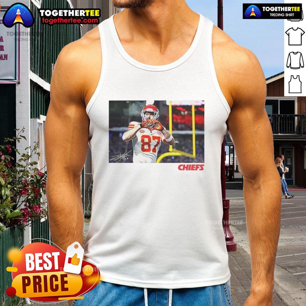 Awesome Travis Kelce Kansas City Chiefs Football Heart Signature T-Shirt - Image 4