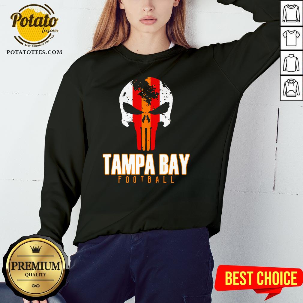 Nice Tampa Bay Varsity Style Retro Football Skull Shirt - Image 4
