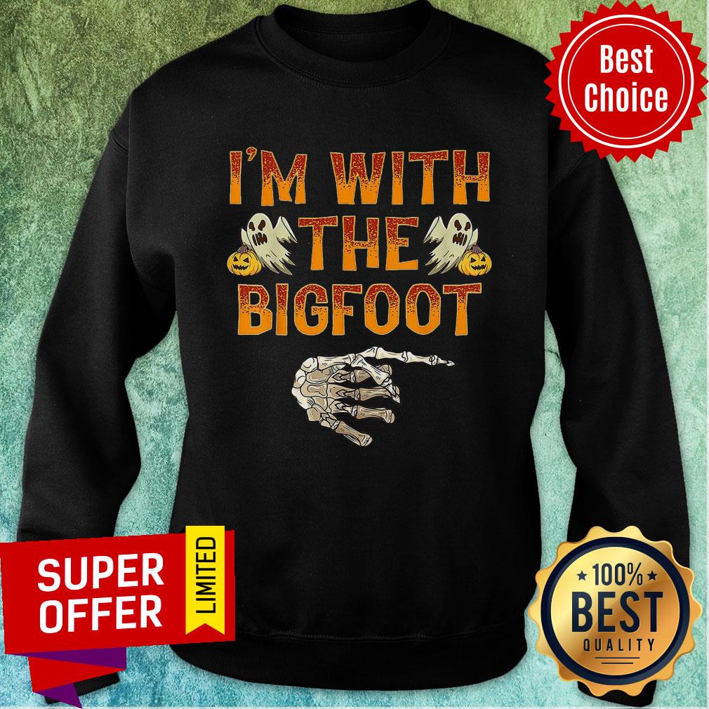 I’m With The Bigfoot Halloween Shirt - Image 5