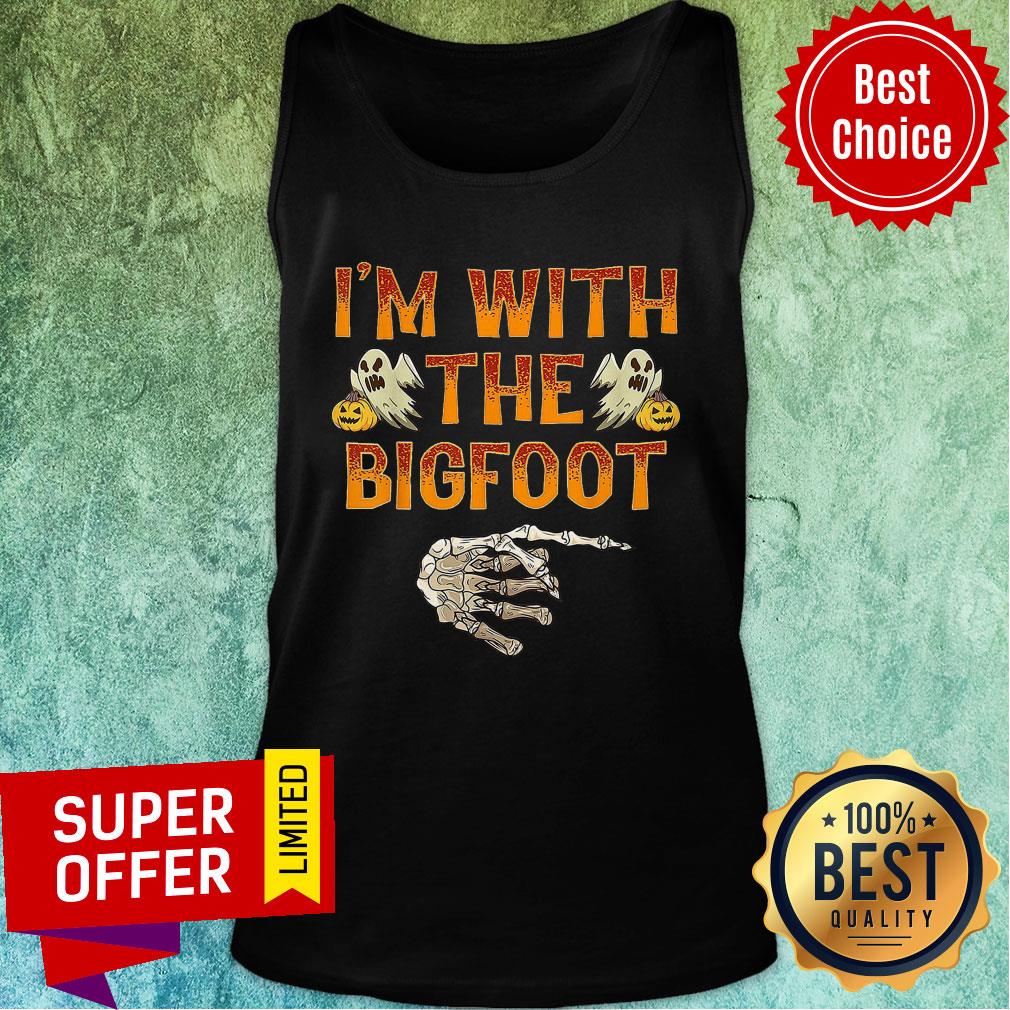 I’m With The Bigfoot Halloween Shirt - Image 4