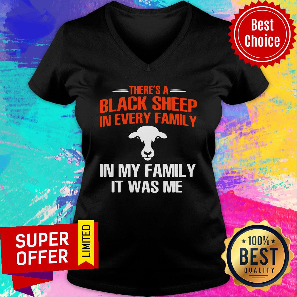 Cow There’s A Black Sheep In Every Family In My Family It Was Me Shirt - Image 2