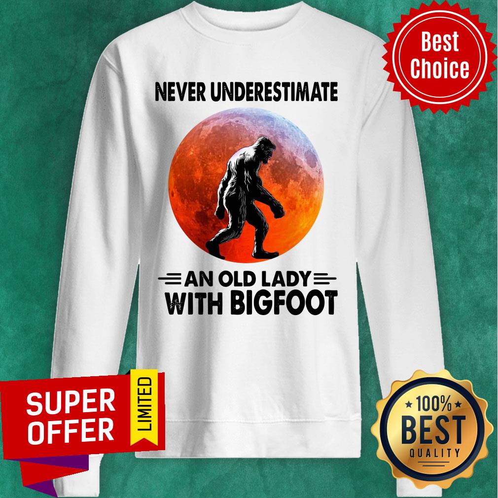 Never Underestimate An Old Lady With Bigfoot Sunset 2020 Shirt - Image 4