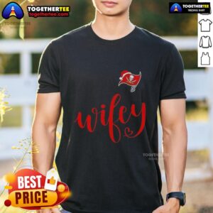 Original Wifey Tampa Bay Buccaneers Santa Hat Merry Christmas T-Shirt