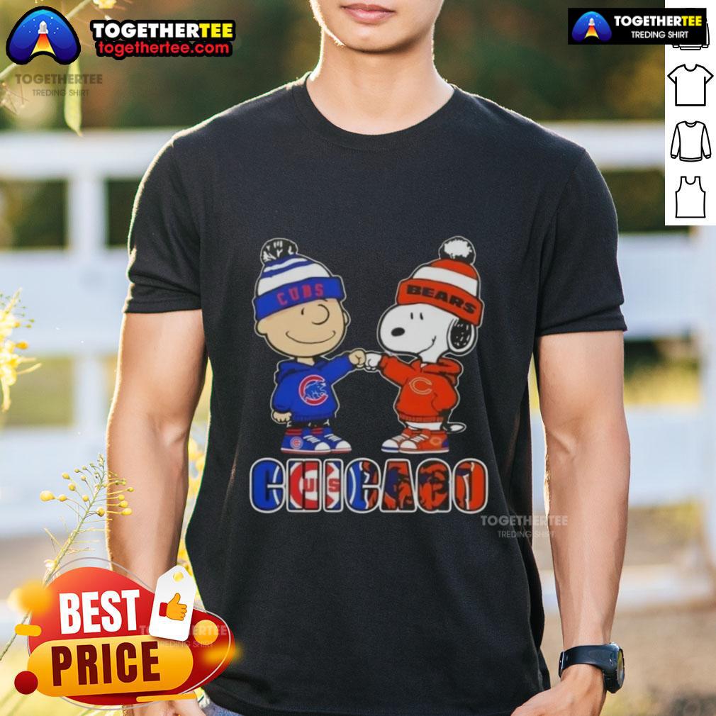 Official Charlie Brown Fist Bump Snoopy Chicago City Sports Cubs X Bears T-Shirt