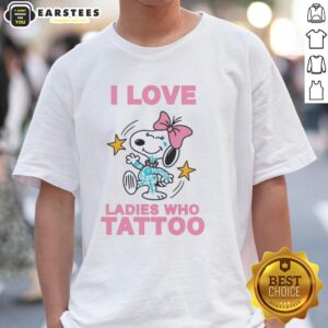 Original Snoopy Wearing Pink Bow I Love Ladies Who Tattoo T-Shirt