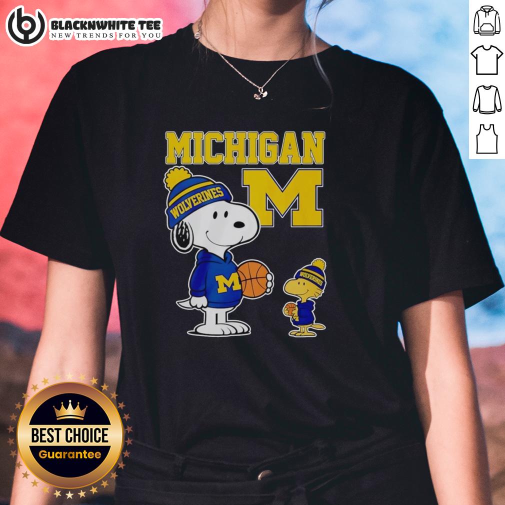 Top Snoopy And Woodstock Wearing Michigan Wolverines Jersey T-Shirt - Image 3