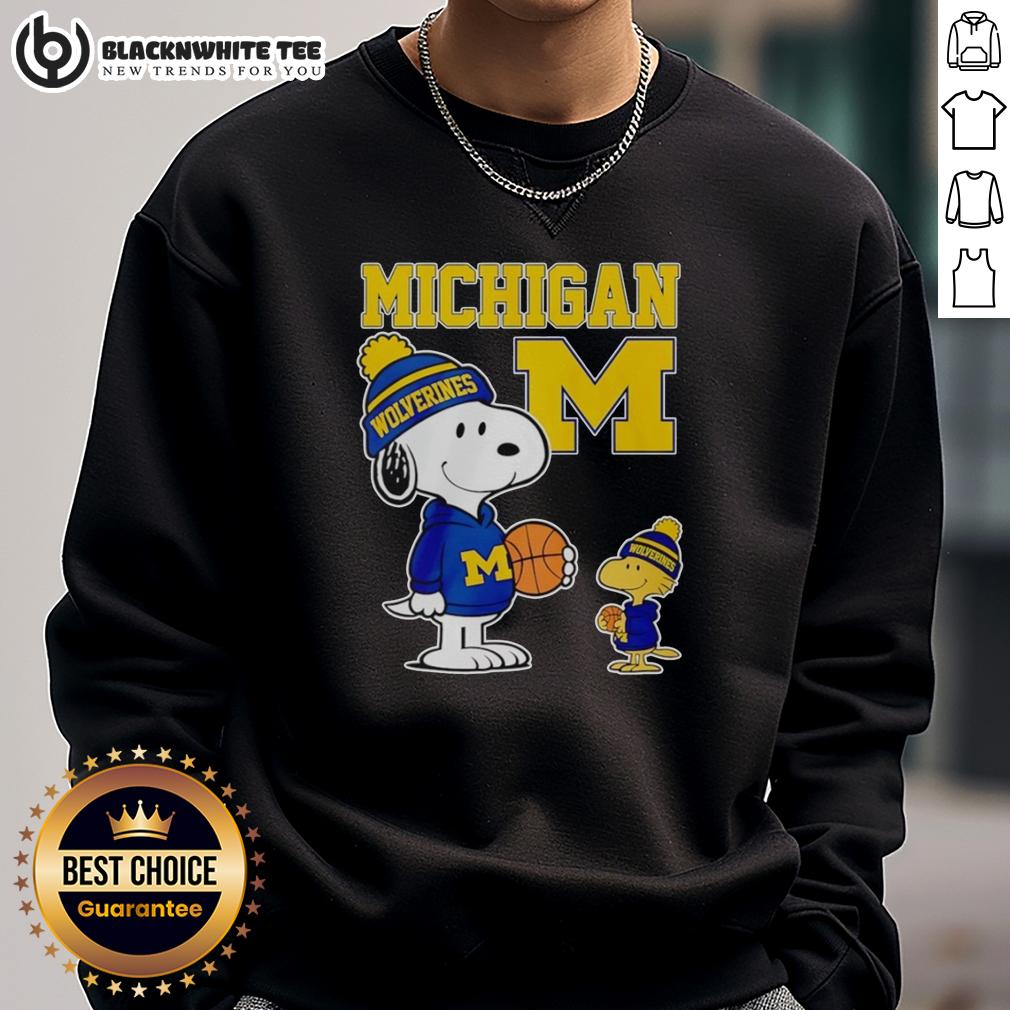 Top Snoopy And Woodstock Wearing Michigan Wolverines Jersey T-Shirt - Image 5