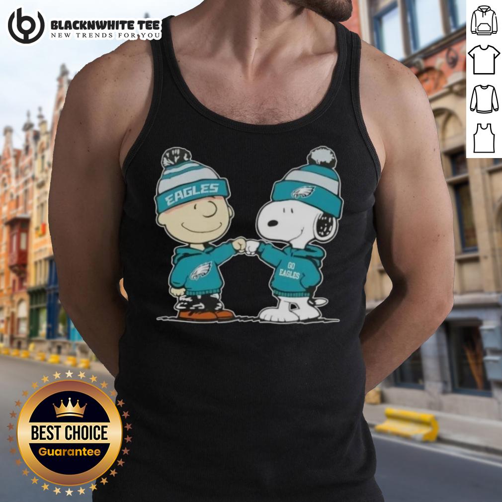Nice Peanuts Charlie Brown Fist Bump Snoopy X Philadelphia Eagles Football T-Shirt - Image 4