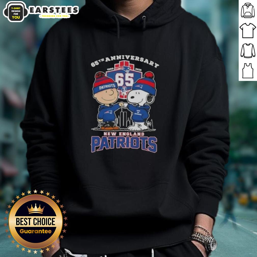 Awesome Charlie Brown X Snoopy 65th Anniversary 1960 2025 New England Patriots Football T-Shirt - Image 2