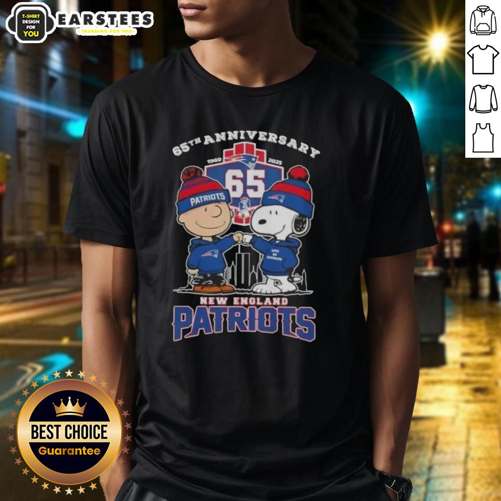 Awesome Charlie Brown X Snoopy 65th Anniversary 1960 2025 New England Patriots Football T-Shirt