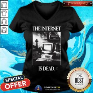 Alternative view of The Internet is Dead T-shirt