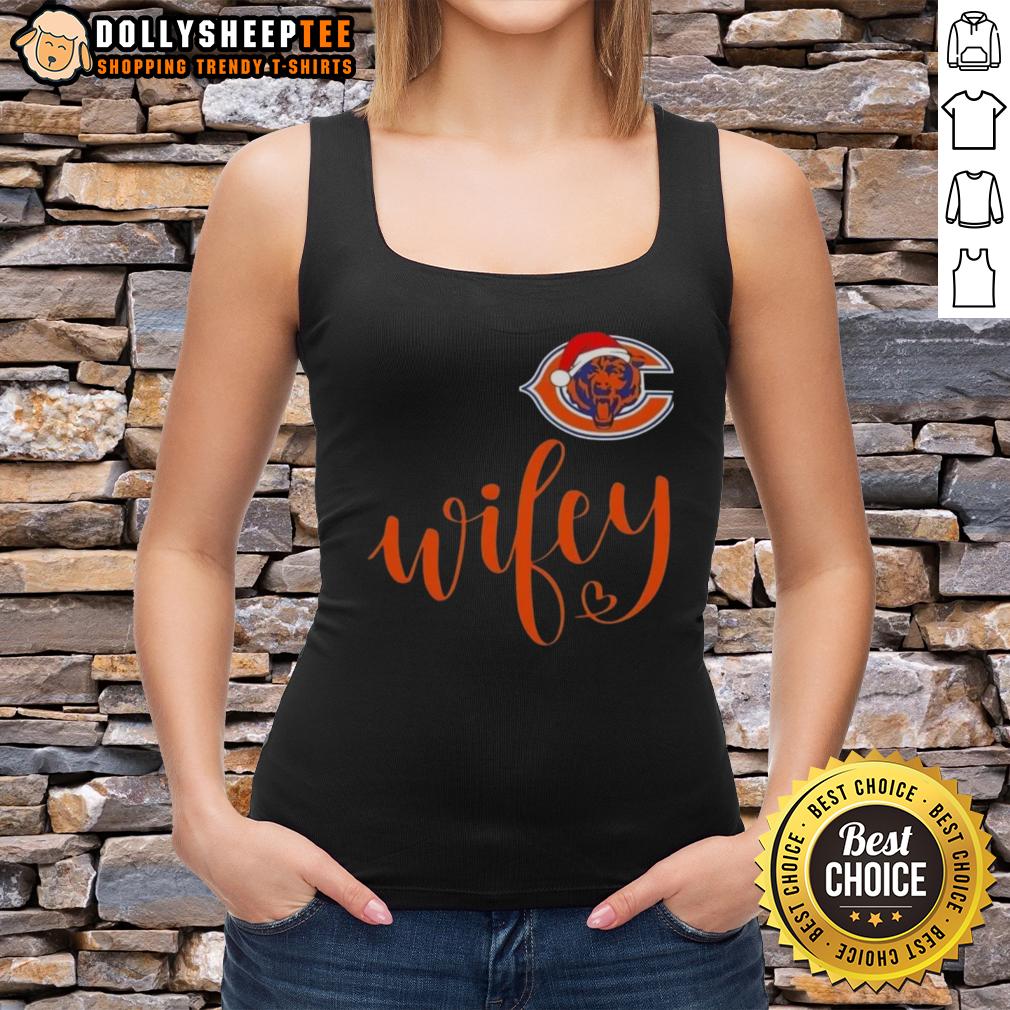 Hot Wifey Chicago Bears Santa Hat Merry Christmas T-Shirt - Image 4