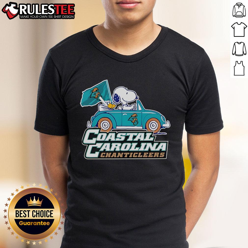 Cute Coastal Carolina Chanticleers Snoopy And Woodstock Driving Car T-Shirt