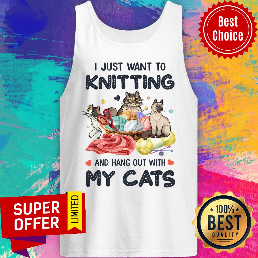 I Just Want To Knitting And Hang Out With My Cats Shirt - Image 4