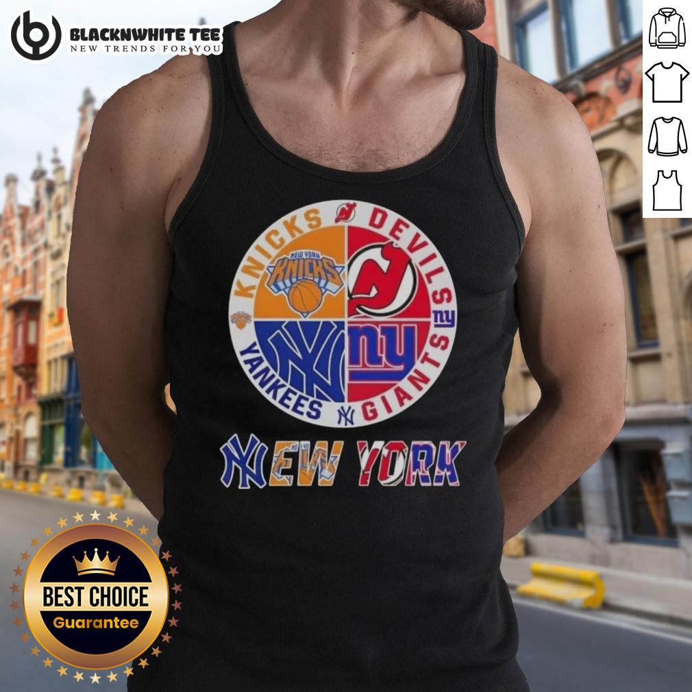 Original New York City Sports Knicks Devils Giants Yankees Logos Combine T-Shirt - Image 4