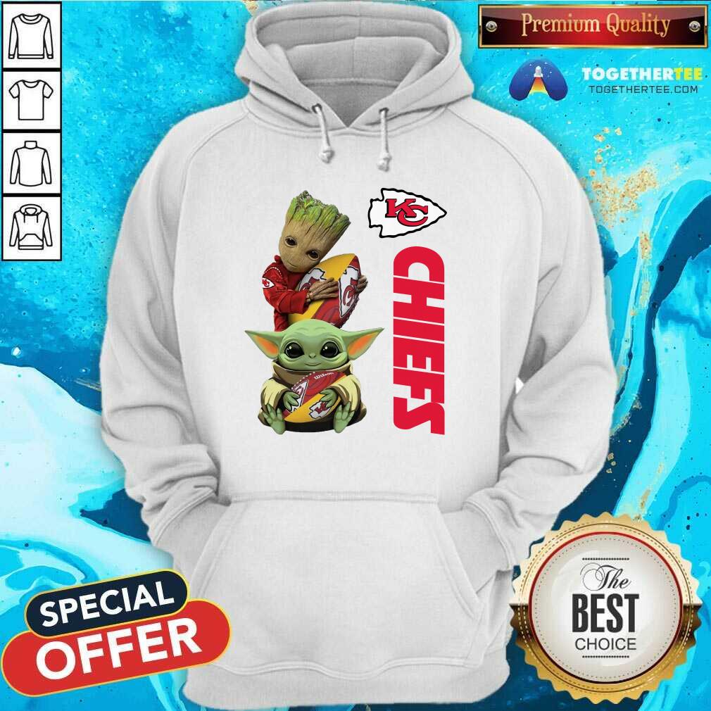 Funny Baby Yoda And Baby Groot Hug Football Kansas City Chiefs Shirt - Image 5