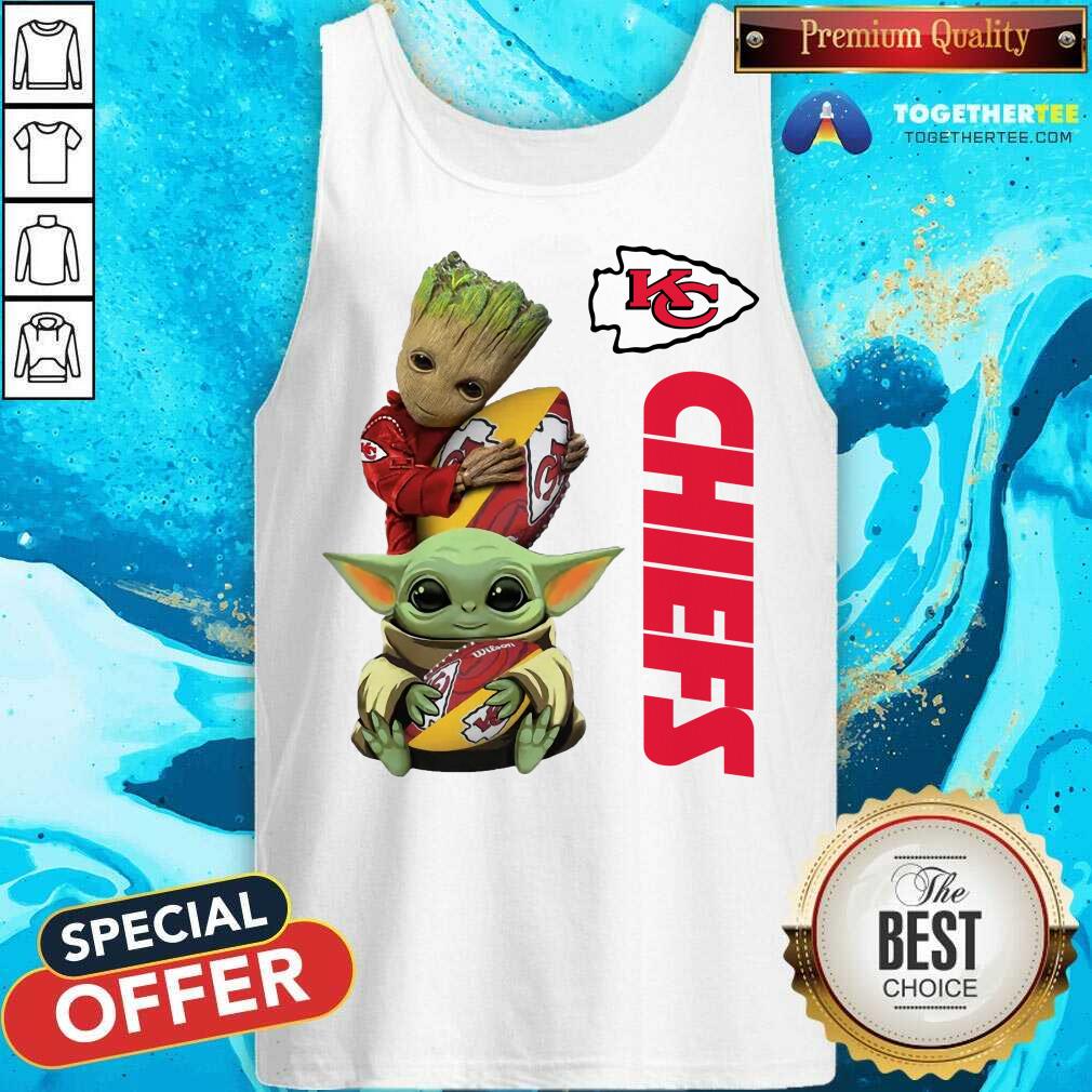 Funny Baby Yoda And Baby Groot Hug Football Kansas City Chiefs Shirt - Image 3