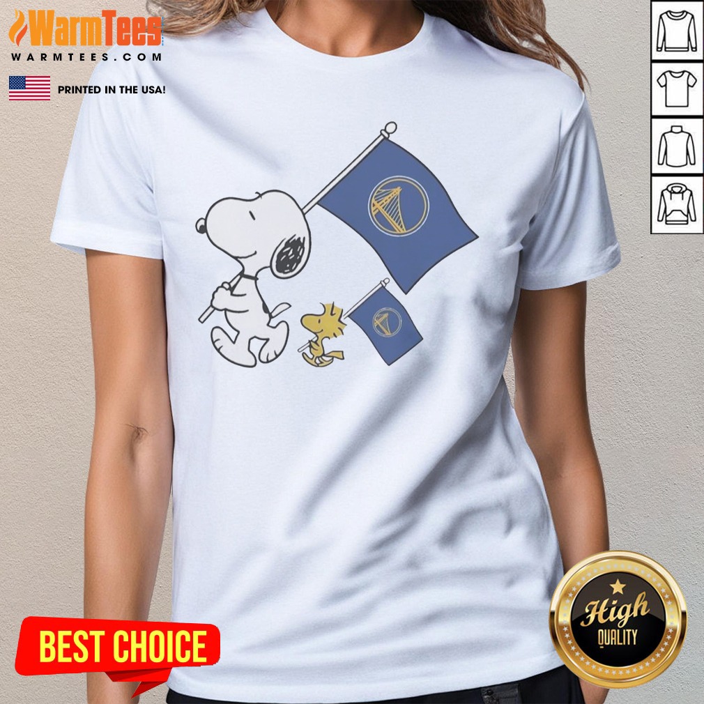 Nice Snoopy And Woodstock Holding Golden State Warriors Flags To Cheer Shirt - Image 3