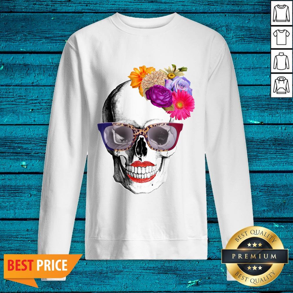 Modern Lady Skull Flower Dia De Los Muertos T-Shirt - Image 2