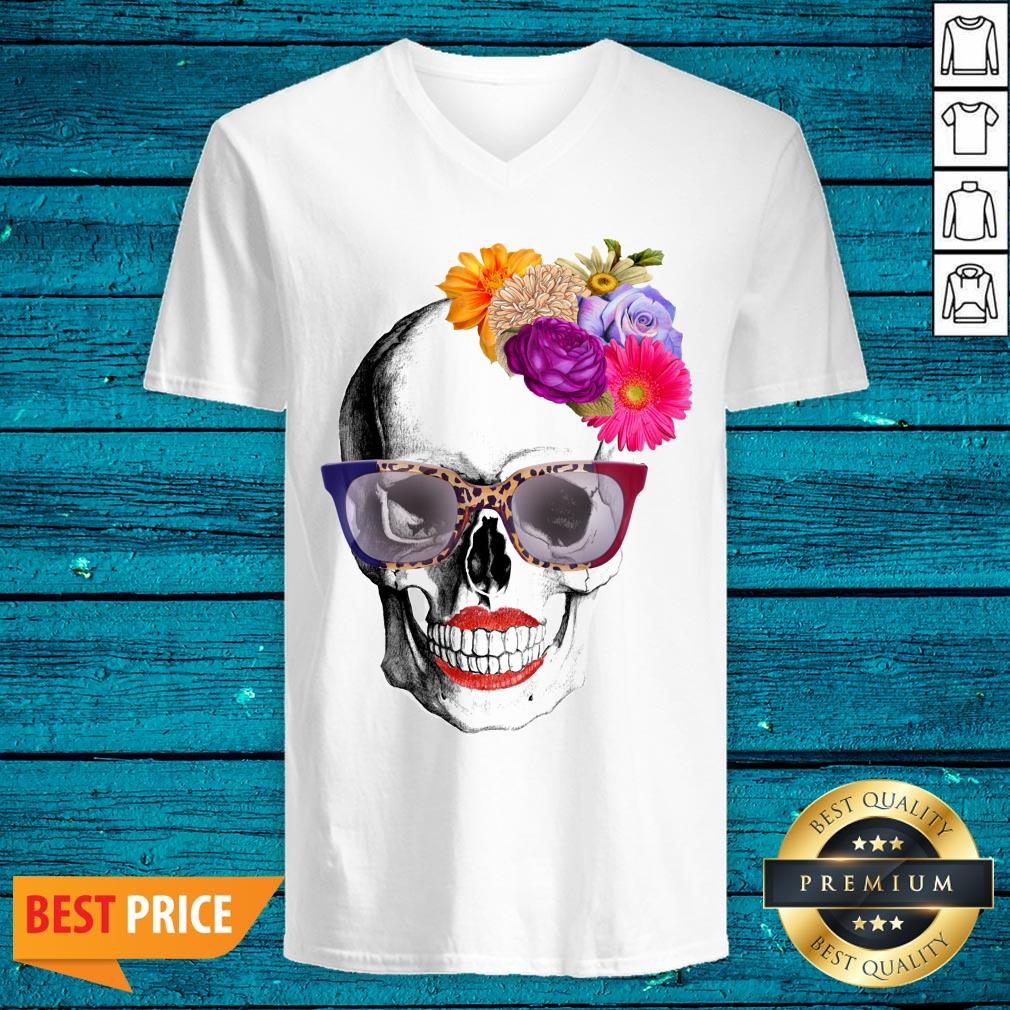 Modern Lady Skull Flower Dia De Los Muertos T-Shirt - Image 4