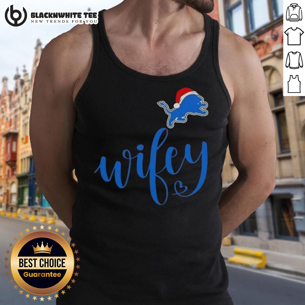 Good Wifey Detroit Lions Santa Hat Merry Christmas T-Shirt - Image 4