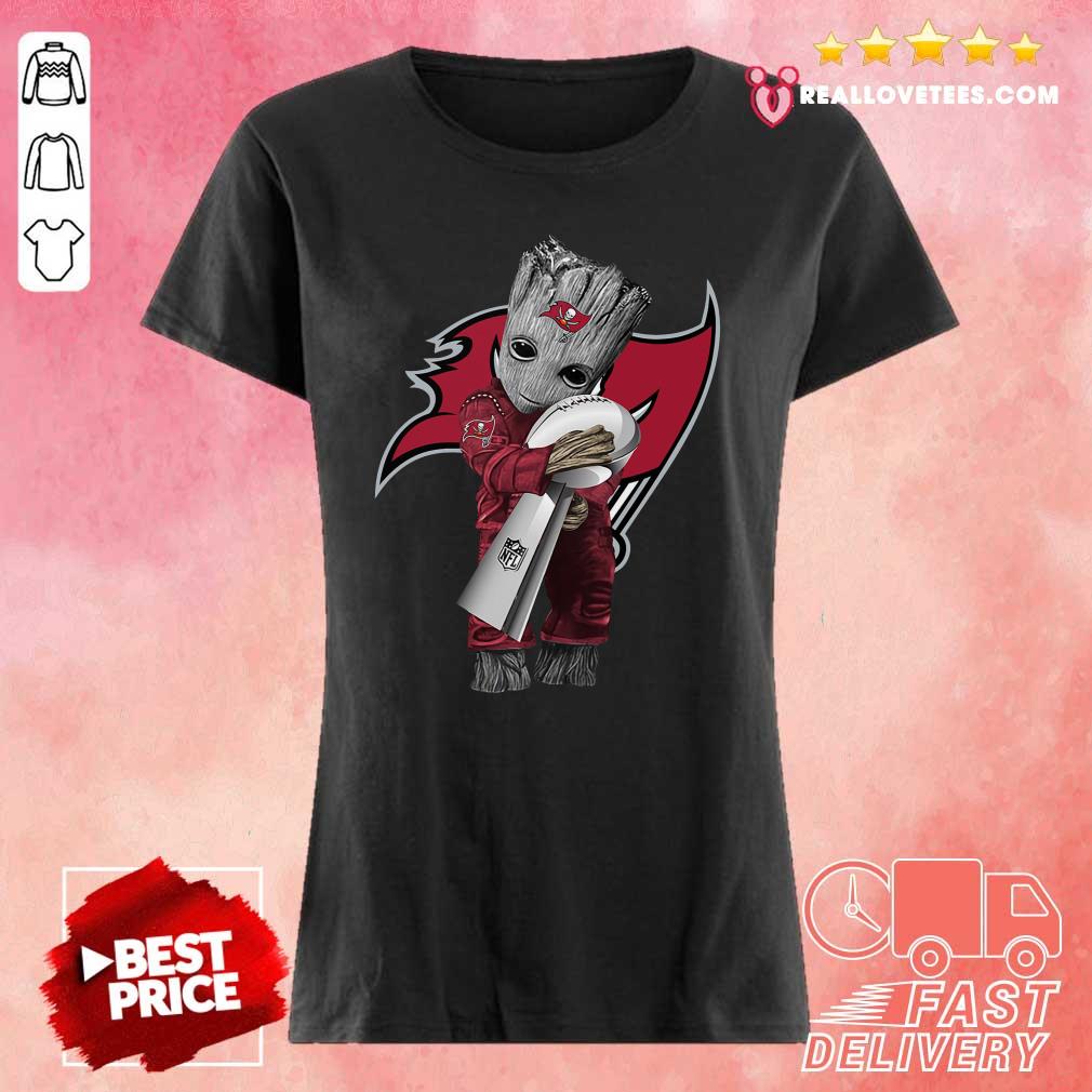Nice Baby Groot Hug NFL Cup Tampa Bay Buccaneers Shirt - Image 3