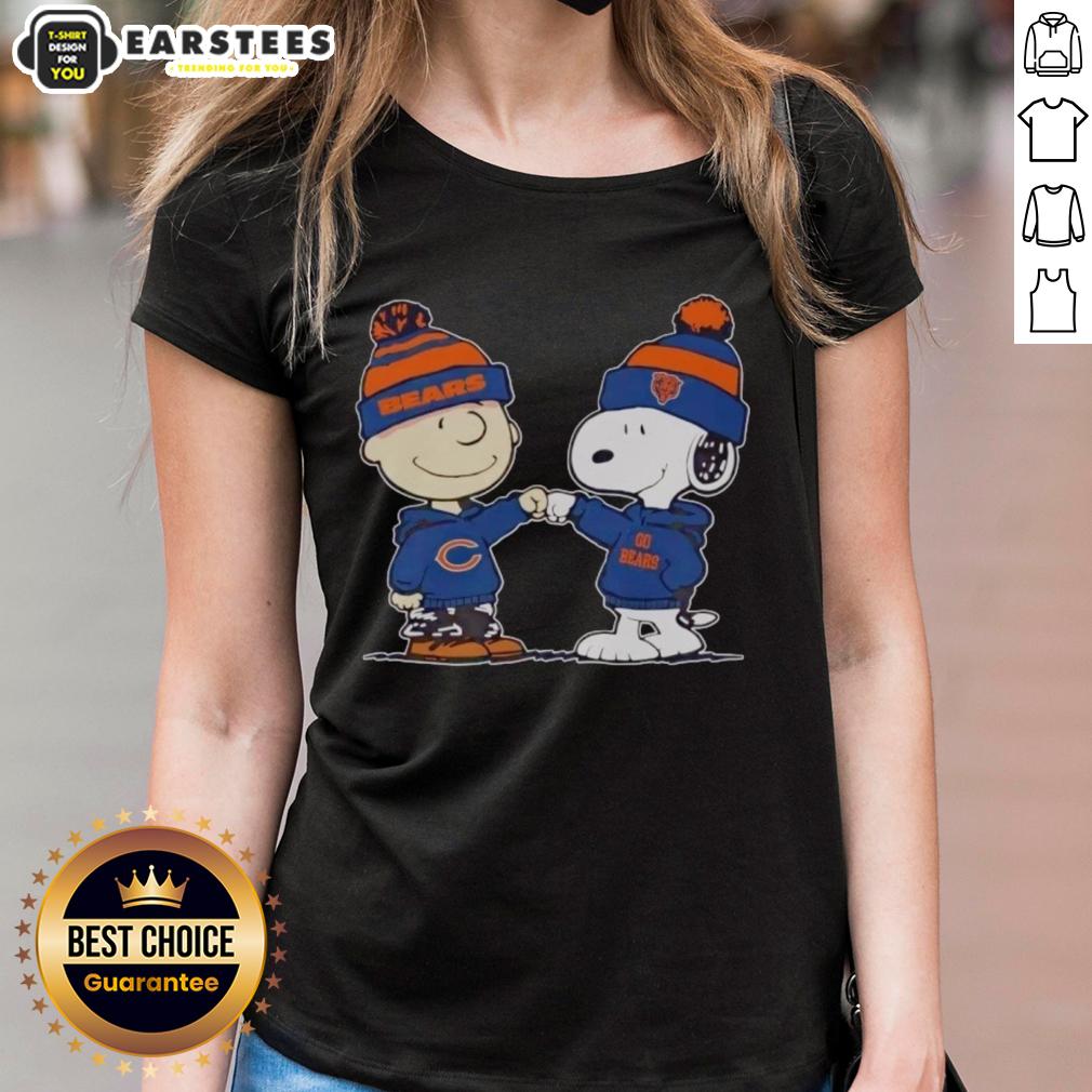 Cute Chicago Bears Snoopy And Charlie Brown Best Friends T-Shirt - Image 3