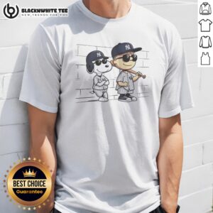 Top Snoopy And Charlie Brown Baseball Wearing New York Yankees Jersey Shirt